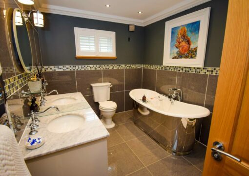 Outlander Hideaway