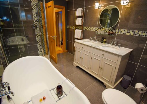 Outlander Hideaway
