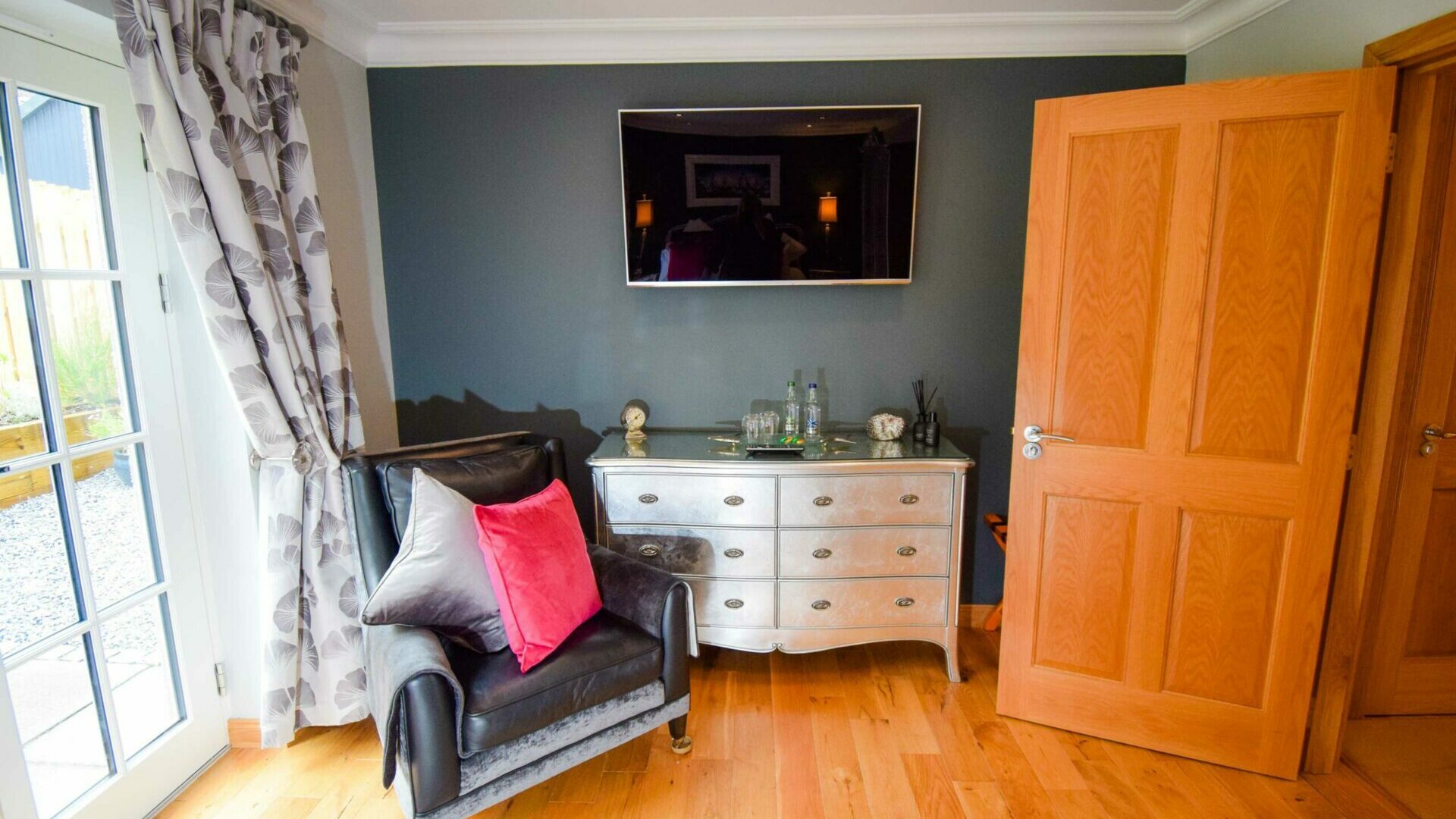 Outlander Hideaway